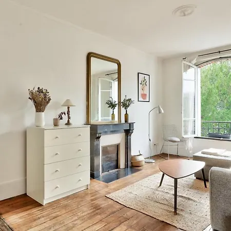 Nice For 4 People - Pere Lachaise פריז